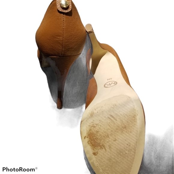 KORS MICHAEL KORS Saffiano Leather Heels (Size 8M) - Picture 4 of 10